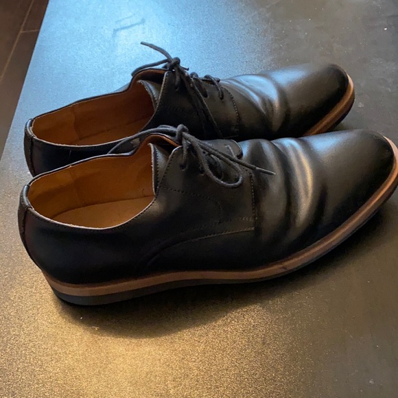 Hush Puppies Other - HUSH puppies Black leather dress shoes